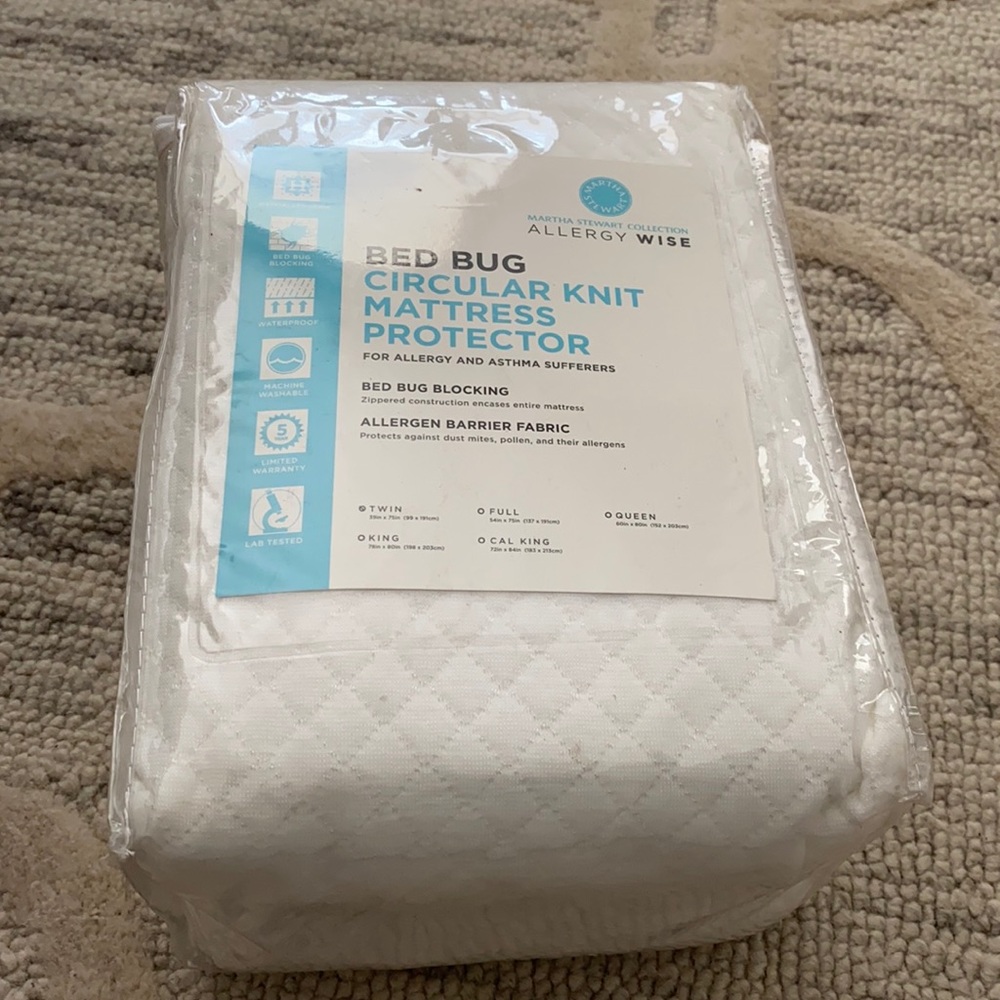 Martha Stewart bedbug knit mattress protector twin